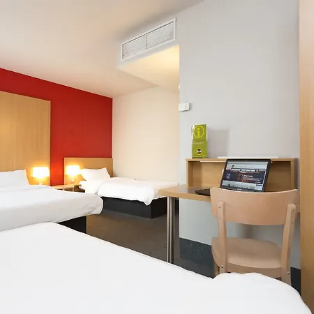 Centre Hotel 2*